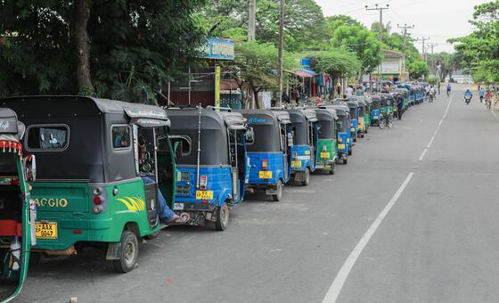 मध्य पूर्व: युद्ध की उथलपुथल से, एशिया-प्रशान्त में ईंधन व सप्लाई चेन पर संकट